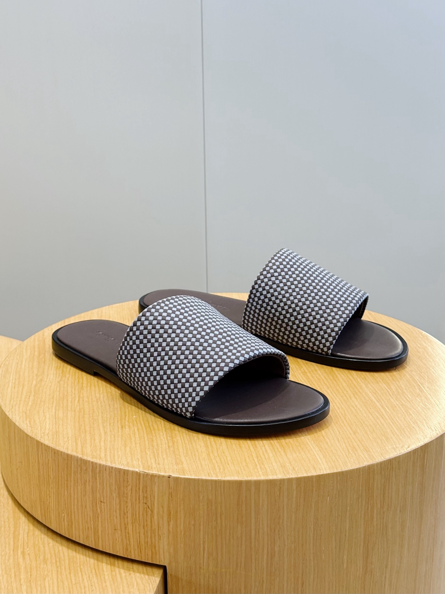 [Bottega Veneta] BV 보테가 베네타 맨즈 웨이브 레더 슬라이드 슬리퍼 신발