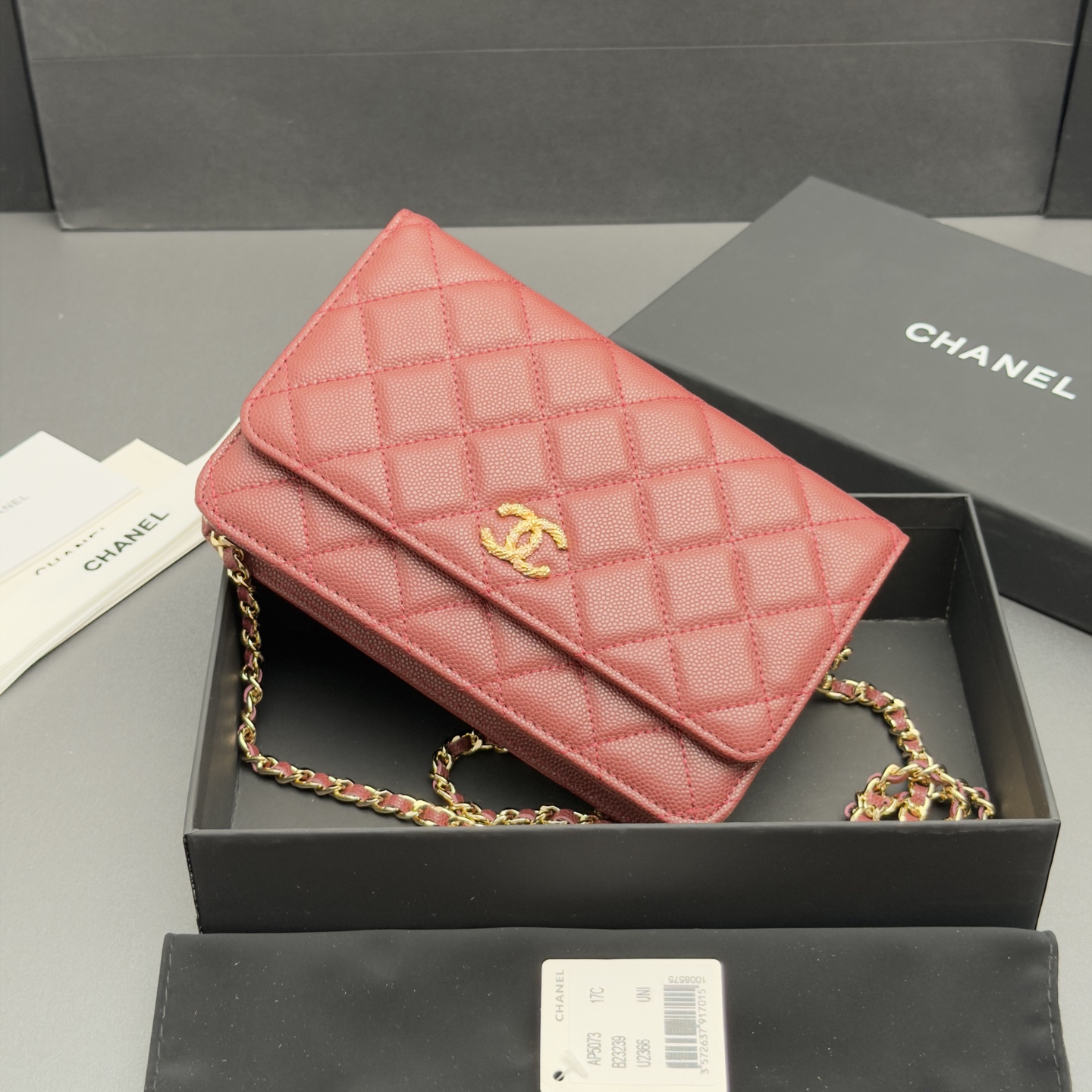 [Chanel] 샤넬 26SS 캐비어 멀티 젬스톤 체인 아코디언 플랩백 (WOC) 가방