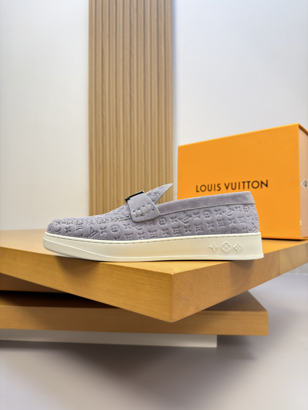 [Louis Vuitton] LV 루이비통 프리미엄 스웨이드 엠보싱 메탈버클 캐주얼 로퍼 신발