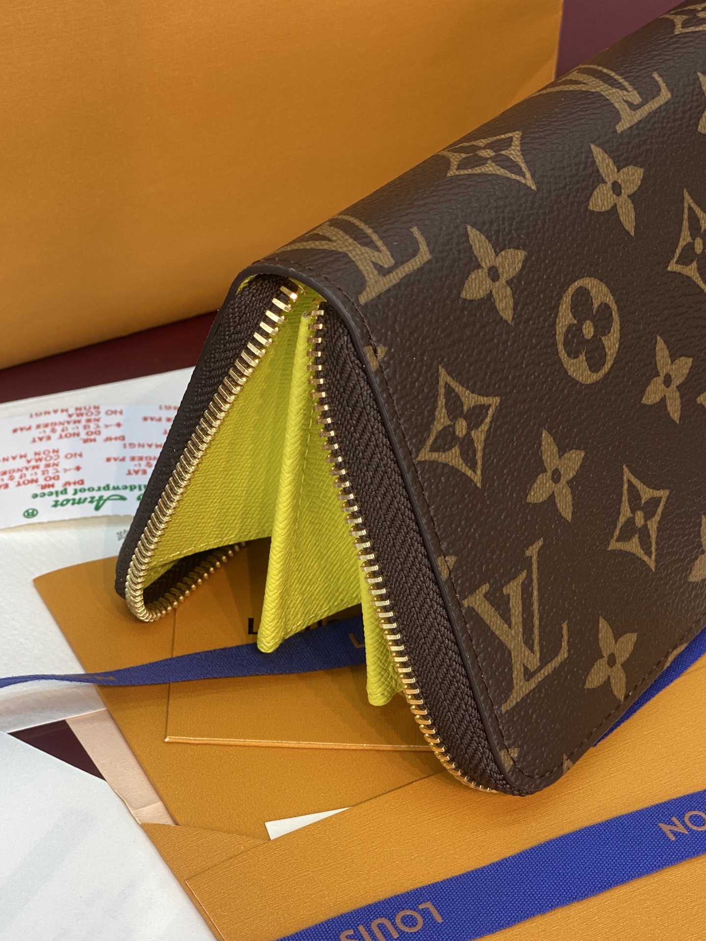 [Louis Vuitton] LV 루이비통 모노그램 Zippy 지피 월릿 (레몬 옐로우) 장지갑
