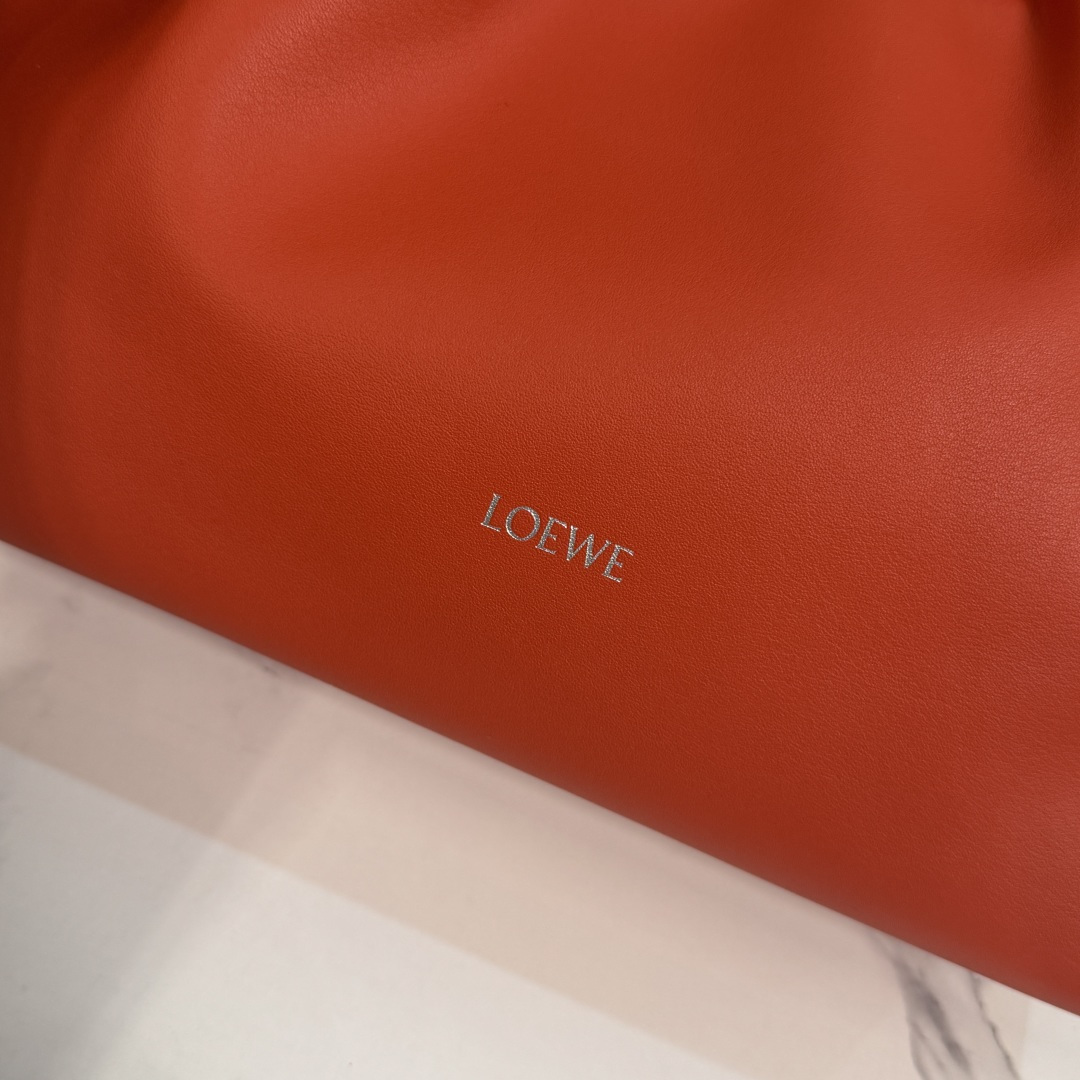 LOEWE 로에베 Flamenco 플라멩코 나파 카프스킨 숄더/클러치백 (미디엄) 가방 / 262386