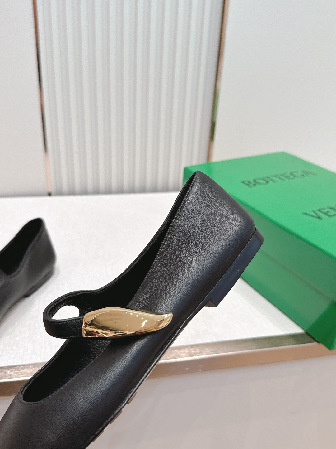 보테가 베네타(BOTTEGA VENETA) 샬롯 메리제인 플랫 발레 슈즈 신발