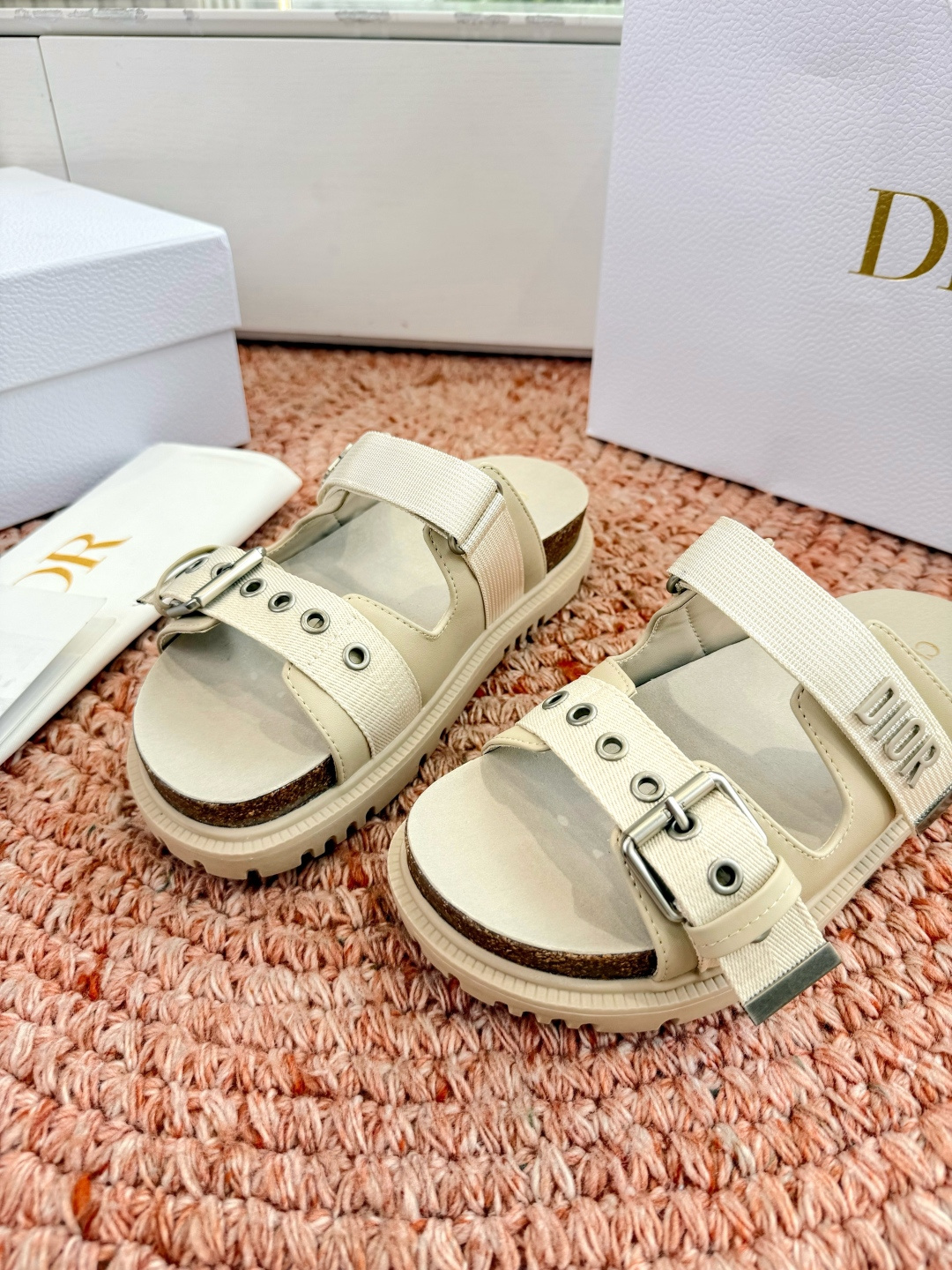 디올(DIOR) CD 버클 슬리퍼 신발