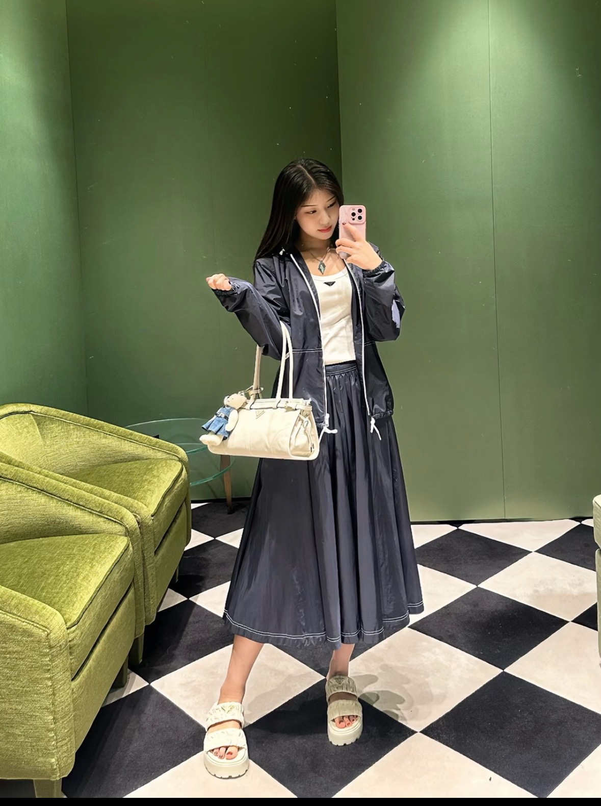 PRADA 프라다 26SS 네이비 콘트라스트 스티치 미디 스커트 치마 의류