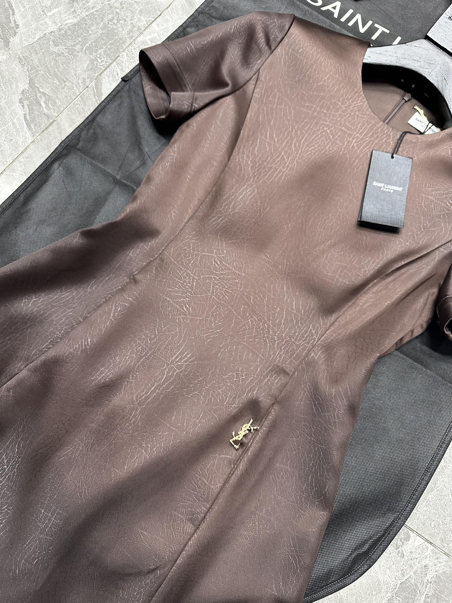 [Saint Laurent] YSL 생로랑 텍스처드 레더 이펙트 A라인 미니 원피스 의류