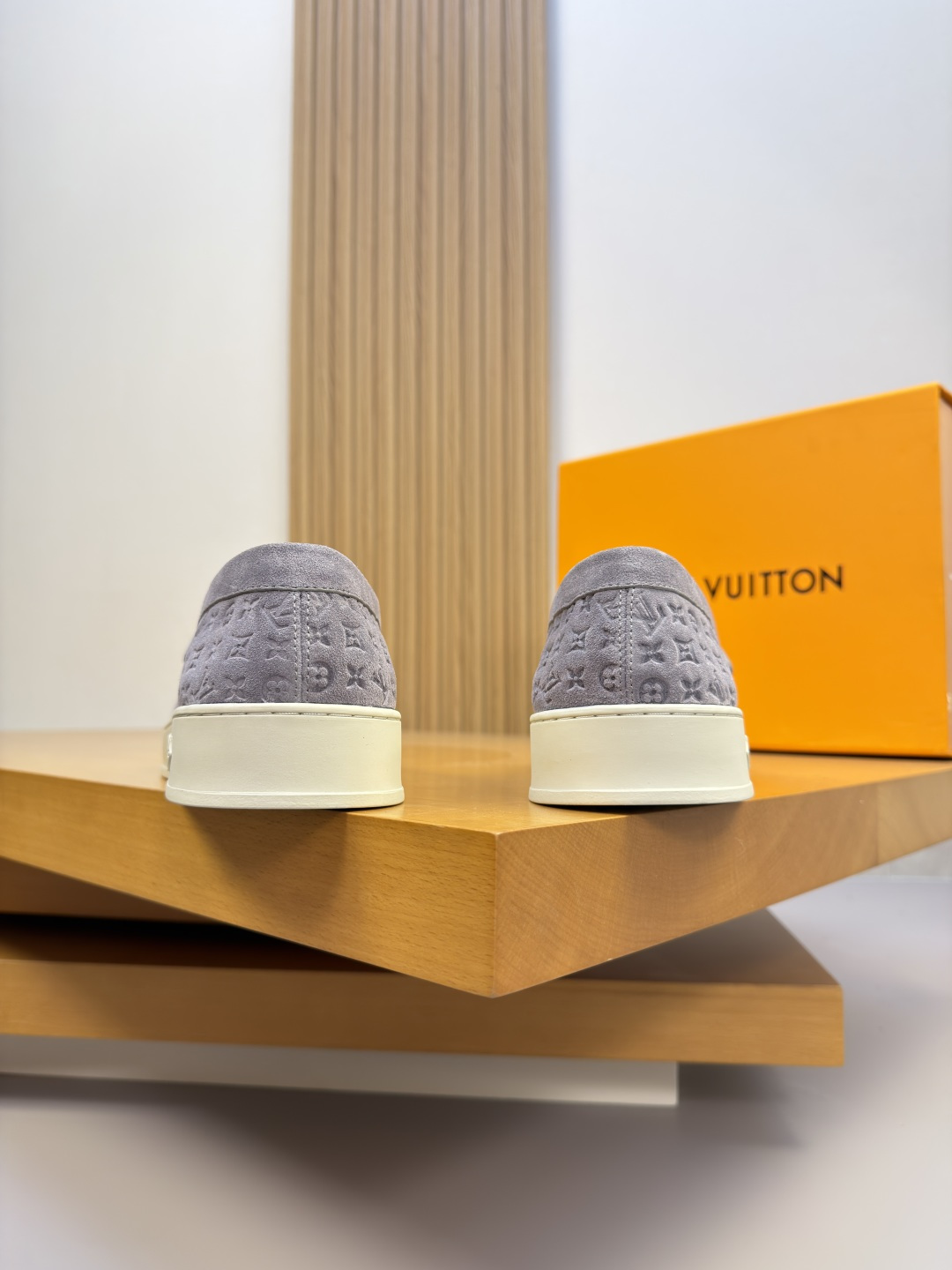 [Louis Vuitton] LV 루이비통 프리미엄 스웨이드 엠보싱 메탈버클 캐주얼 로퍼 신발