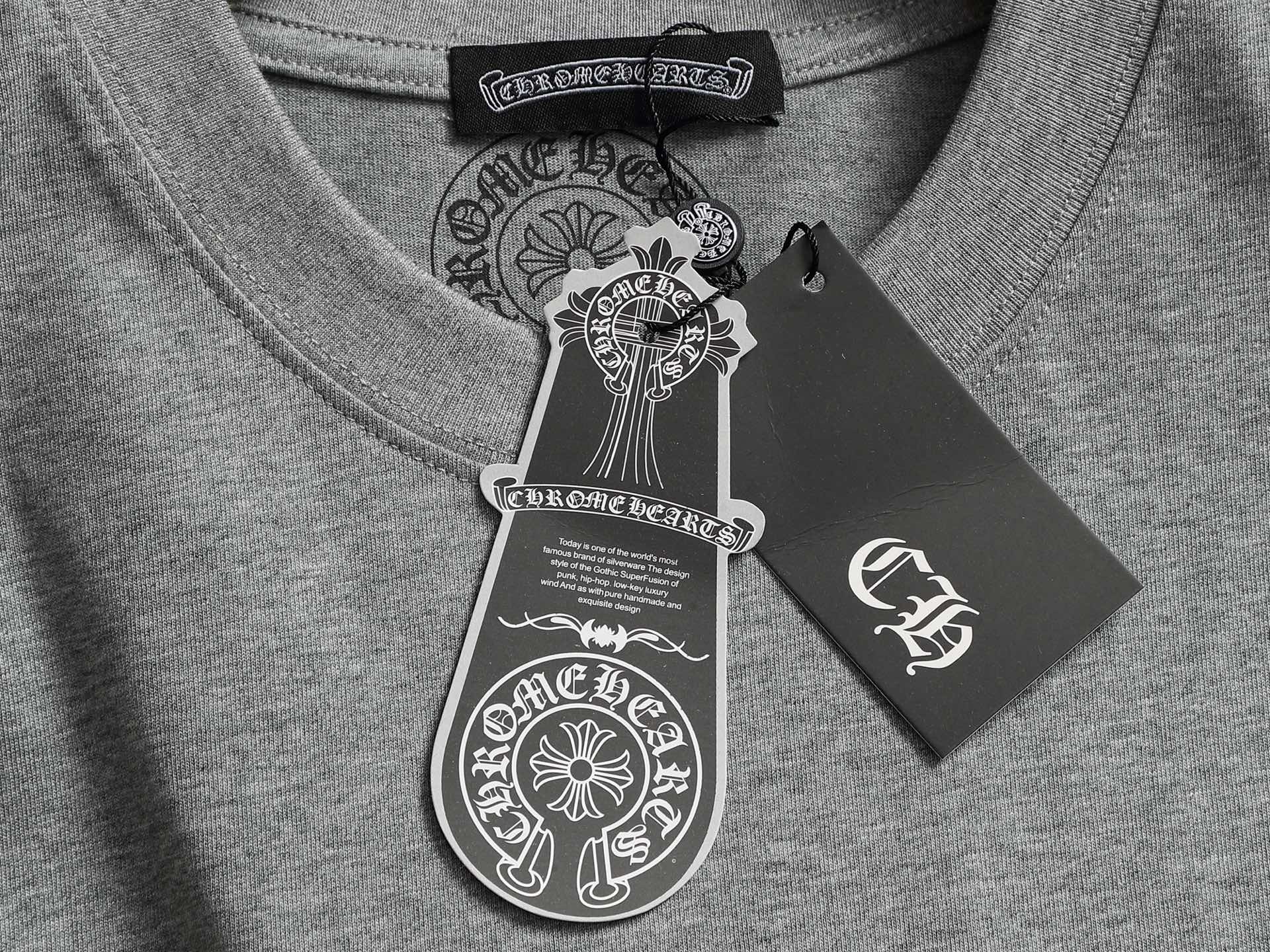 크롬하츠(CHROME HEARTS) 포켓 자수 워싱 반팔 티셔츠 상의 의류