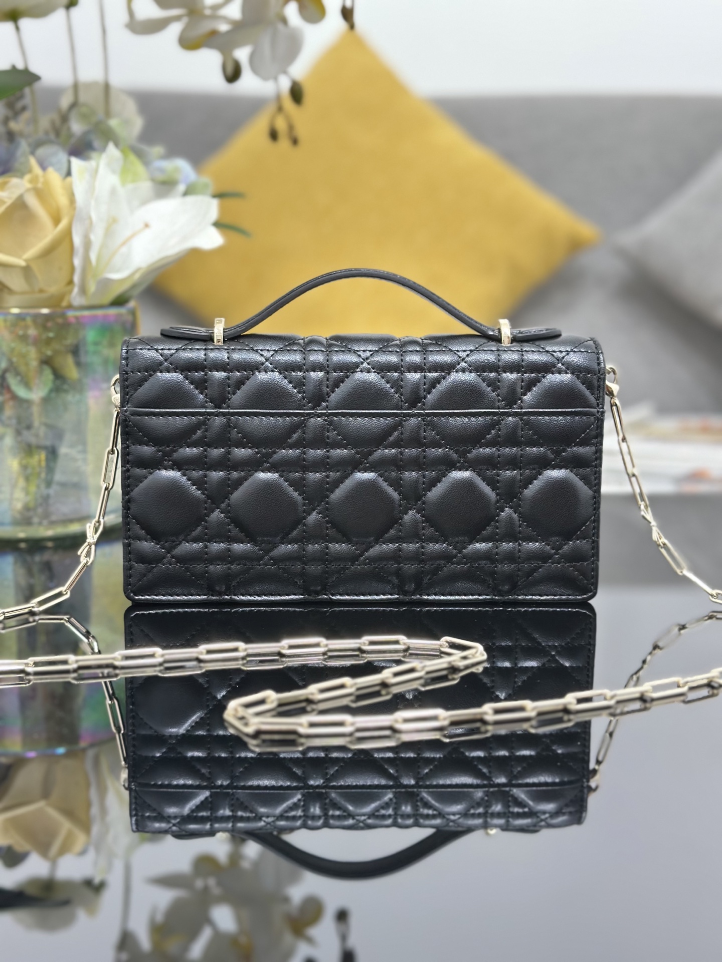 [Dior] 디올 미스 디올(Miss Dior) 보우 램스킨 탑핸들 체인 파우치 (WOC) 가방