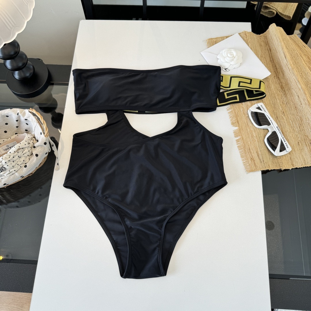 베르사체(VERSACE) 원숄더 컷아웃 수영복 의류