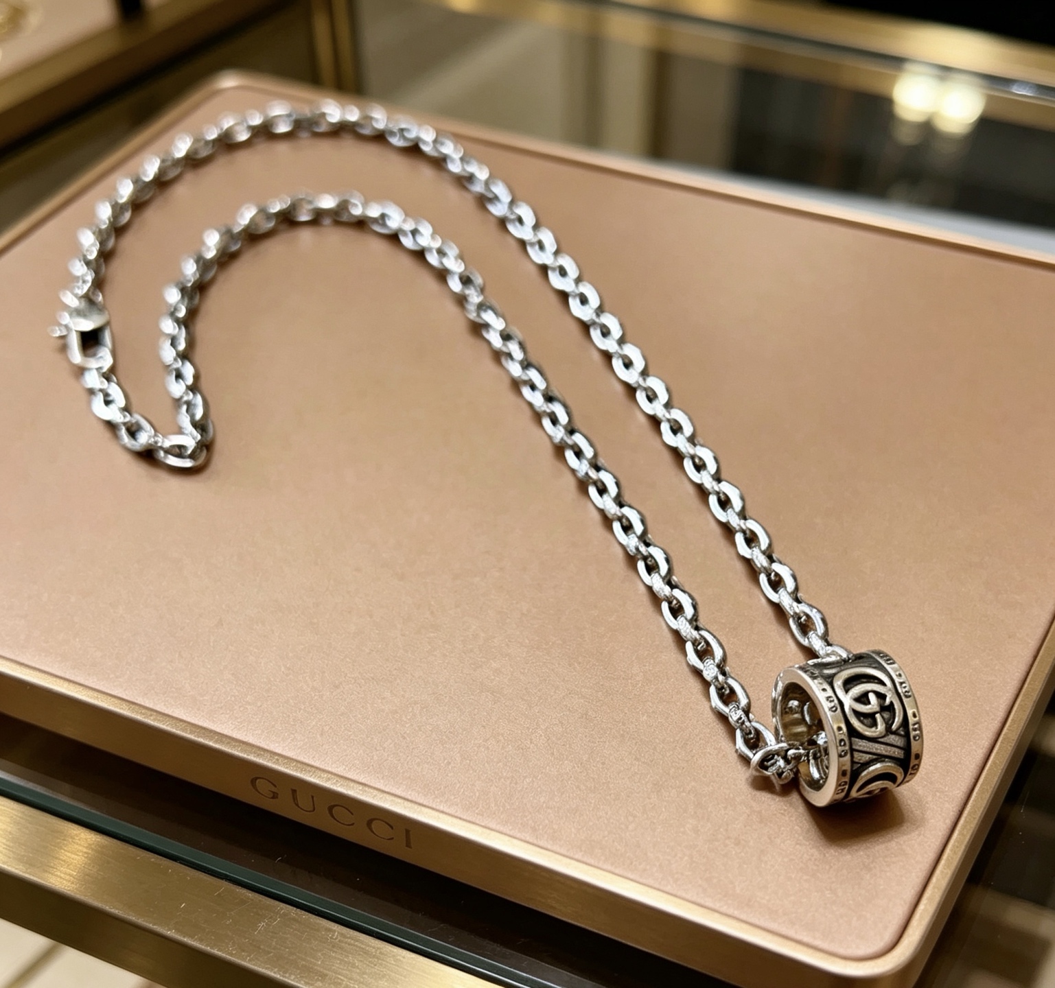 구찌(GUCCI) 더블 G 아트 펜던트 목걸이 악세사리