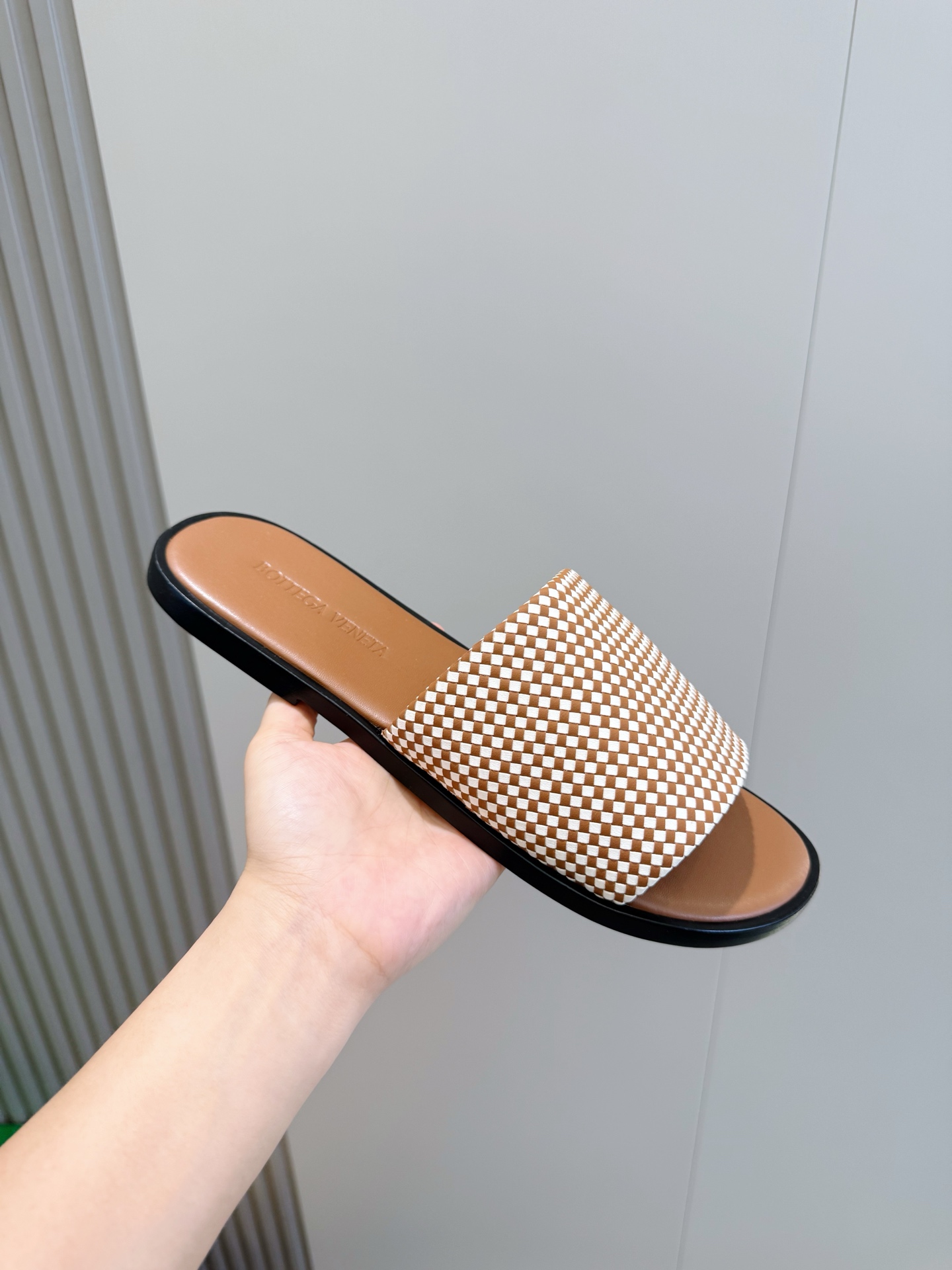 [Bottega Veneta] BV 보테가 베네타 맨즈 웨이브 레더 슬라이드 슬리퍼 신발