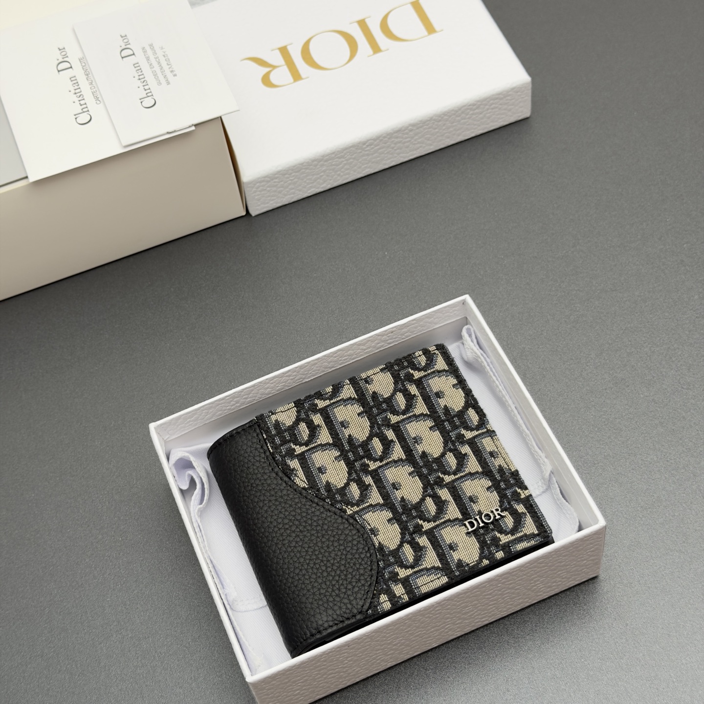 Dior 디올 맨즈 쇼트 새들 바이폴드 지갑