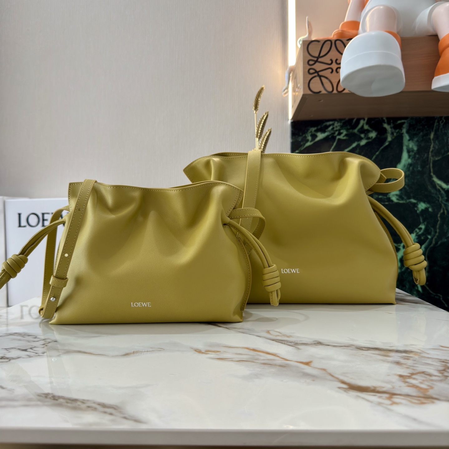 LOEWE 로에베 Flamenco 플라멩코 나파 카프스킨 숄더/클러치백 (미디엄) 가방 / 262386