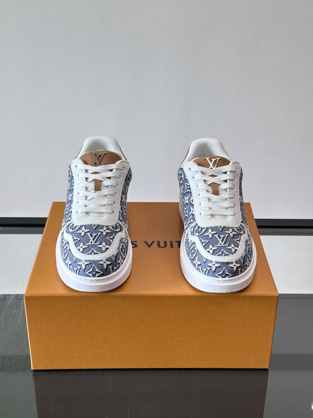 [Louis Vuitton] LV 루이비통 모노그램 캔버스 & 슈링크 레더 레저 스니커즈 신발