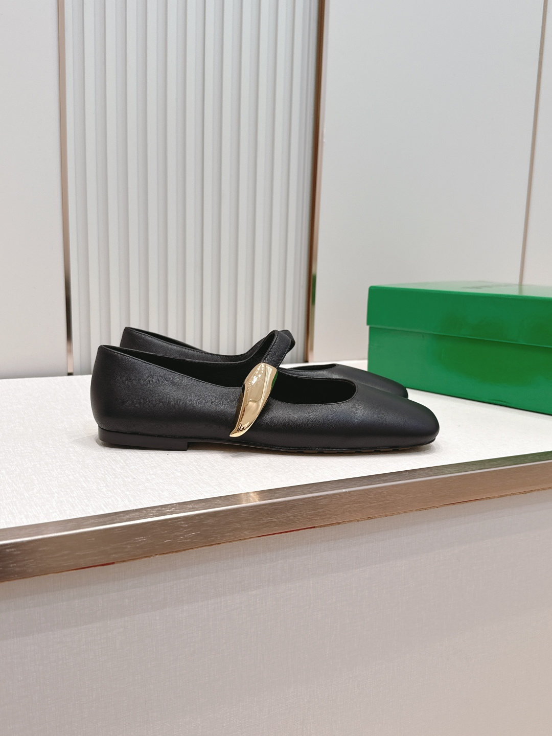보테가 베네타(BOTTEGA VENETA) 샬롯 메리제인 플랫 발레 슈즈 신발