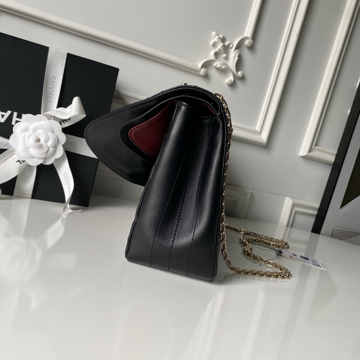 CHANEL A37587 샤넬 26S 크러쉬드 크링클드 카프스킨 클래식 2.55 백 (31cm) 가방