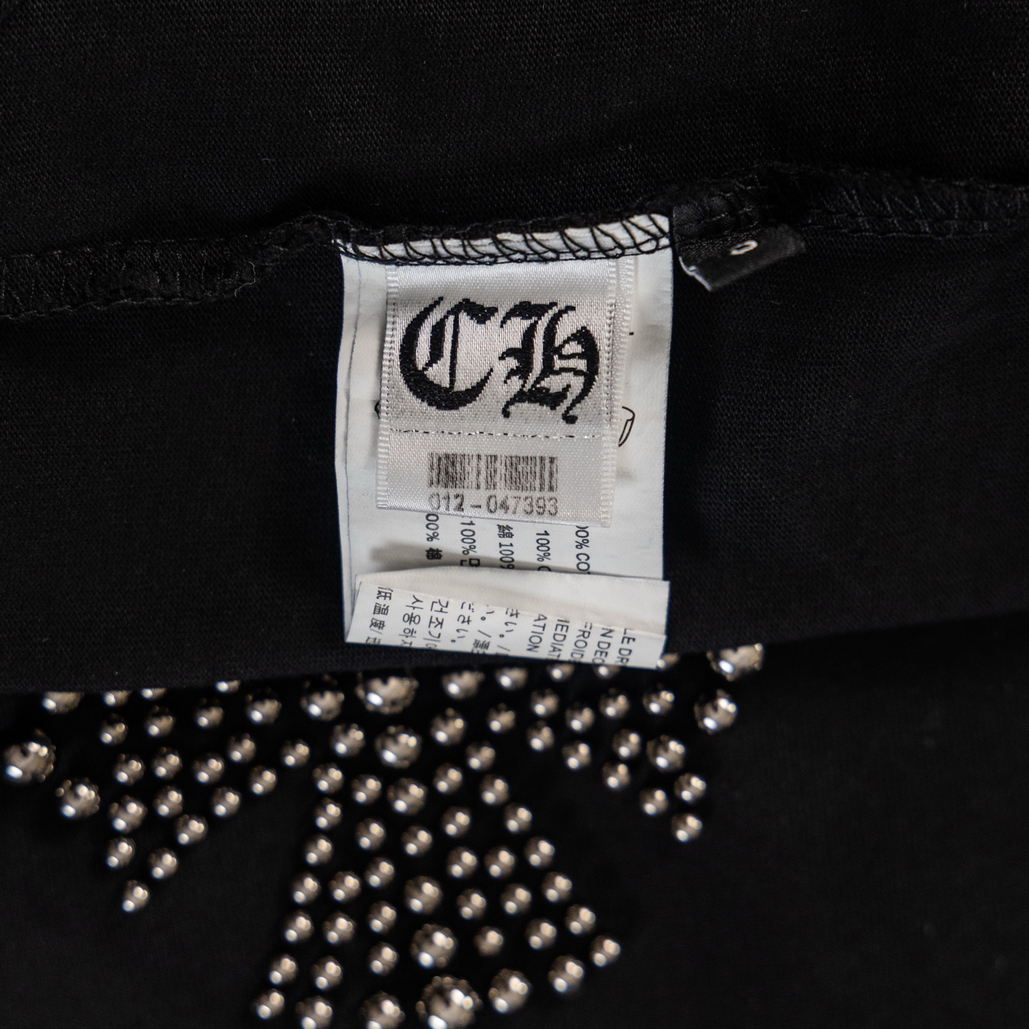 크롬하츠(CHROME HEARTS) 십자가 스터드 반팔 티셔츠 의류