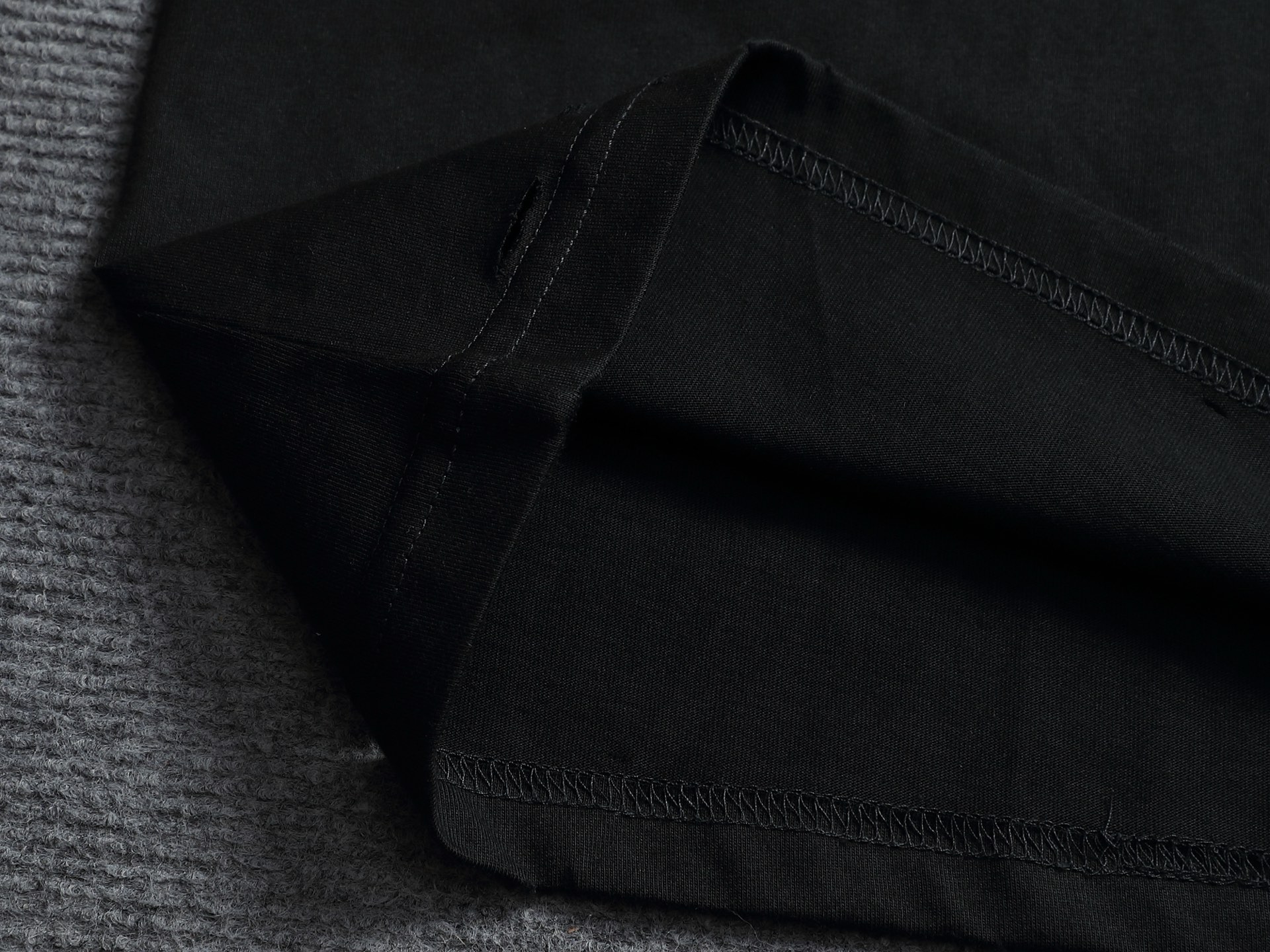 발렌시아가(BALENCIAGA) 테이프 프린팅 워싱 반팔 티셔츠 상의 의류