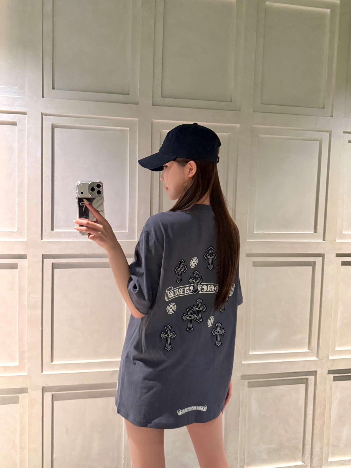 크롬하츠(CHROME HEARTS) 고딕 레터링 멀티 크로스 반팔 티셔츠 상의 의류