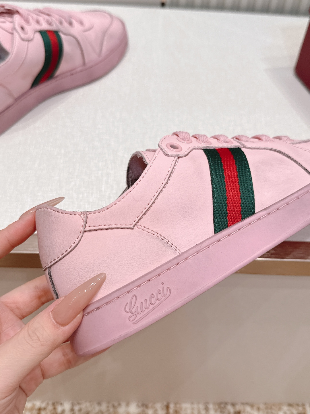 구찌(GUCCI) 커플 스트레치 빈티지 스니커즈 신발
