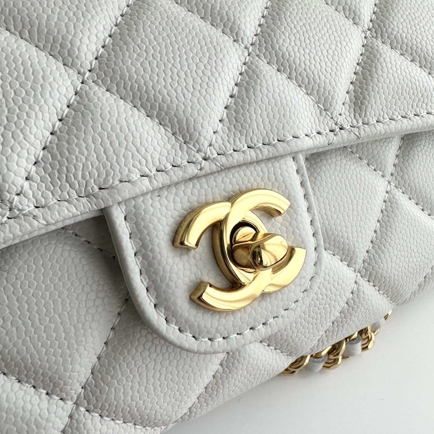 CHANEL 샤넬 26A 시리즈 탑핸들 체인 플랩 백 가방