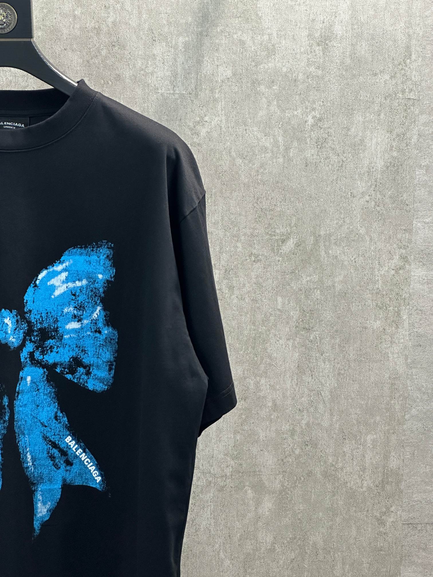 발렌시아가(BALENCIAGA) 블루 버터플라이 프린트 반팔 티셔츠 의류