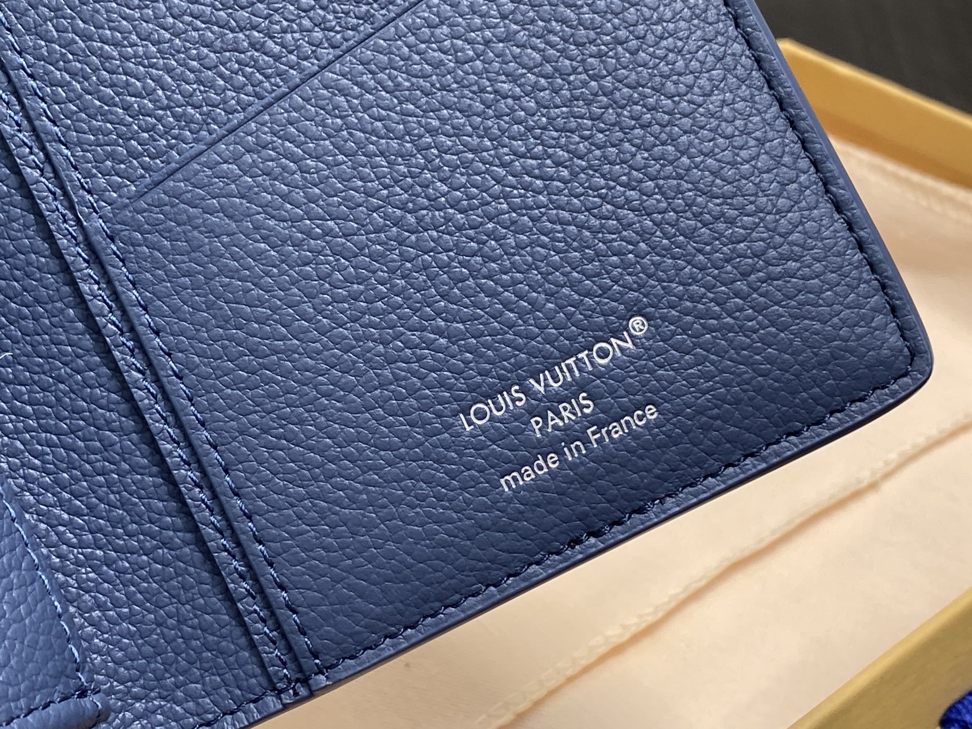 [Louis Vuitton] LV 루이비통 모노그램 마자이크 브라자 월릿 (블루) 지갑