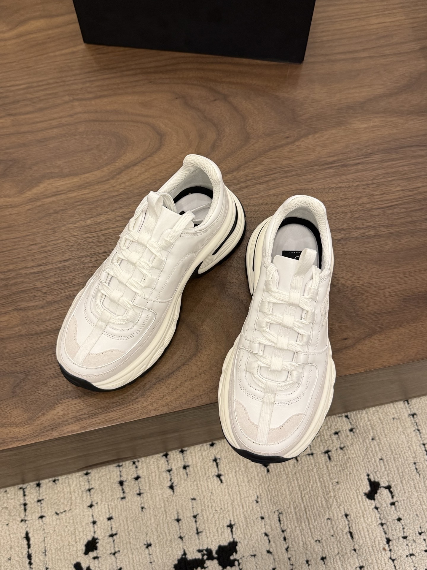 샤넬(CHANEL) 배색 캐주얼 스니커즈 신발
