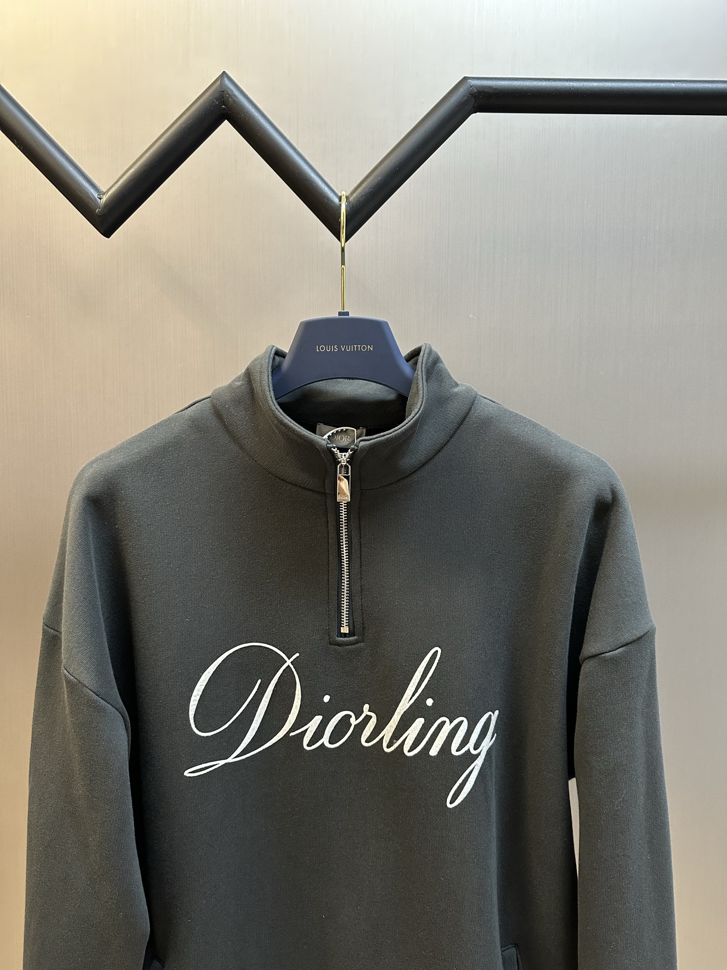디올(DIOR) Diorling 플로킹 하프집업 스웨트셔츠 상의 의류