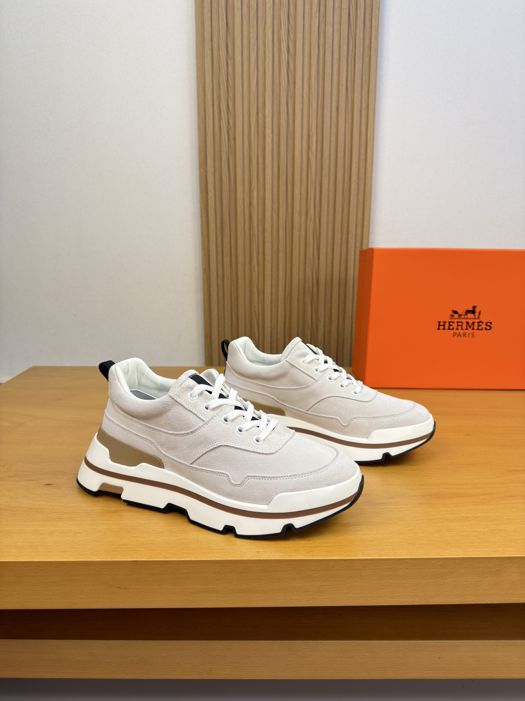 [Hermes] 에르메스 프리미엄 스웨이드 레더 콤비 스니커즈 신발