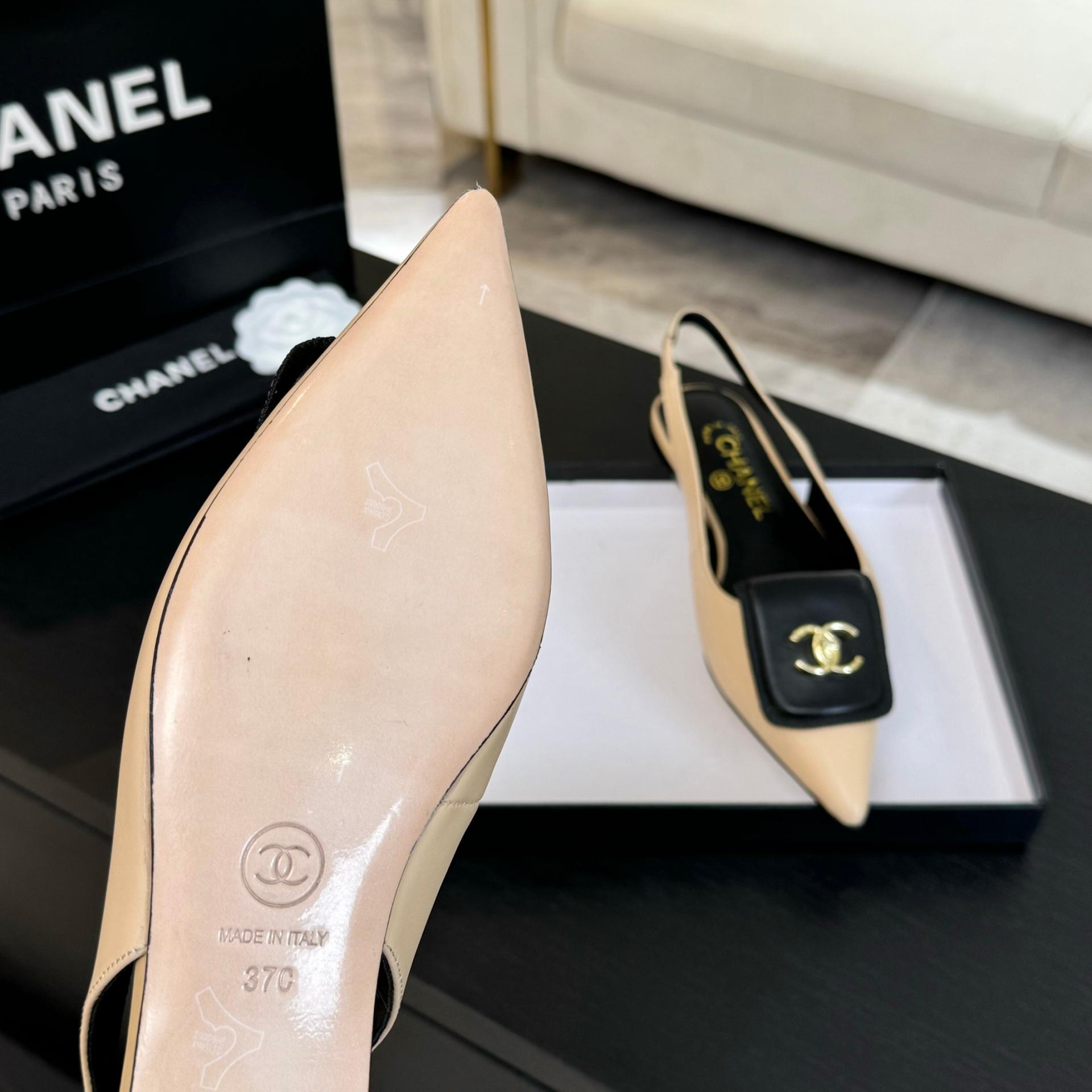 샤넬(CHANEL) 포인티드 슬링백 샌들 신발