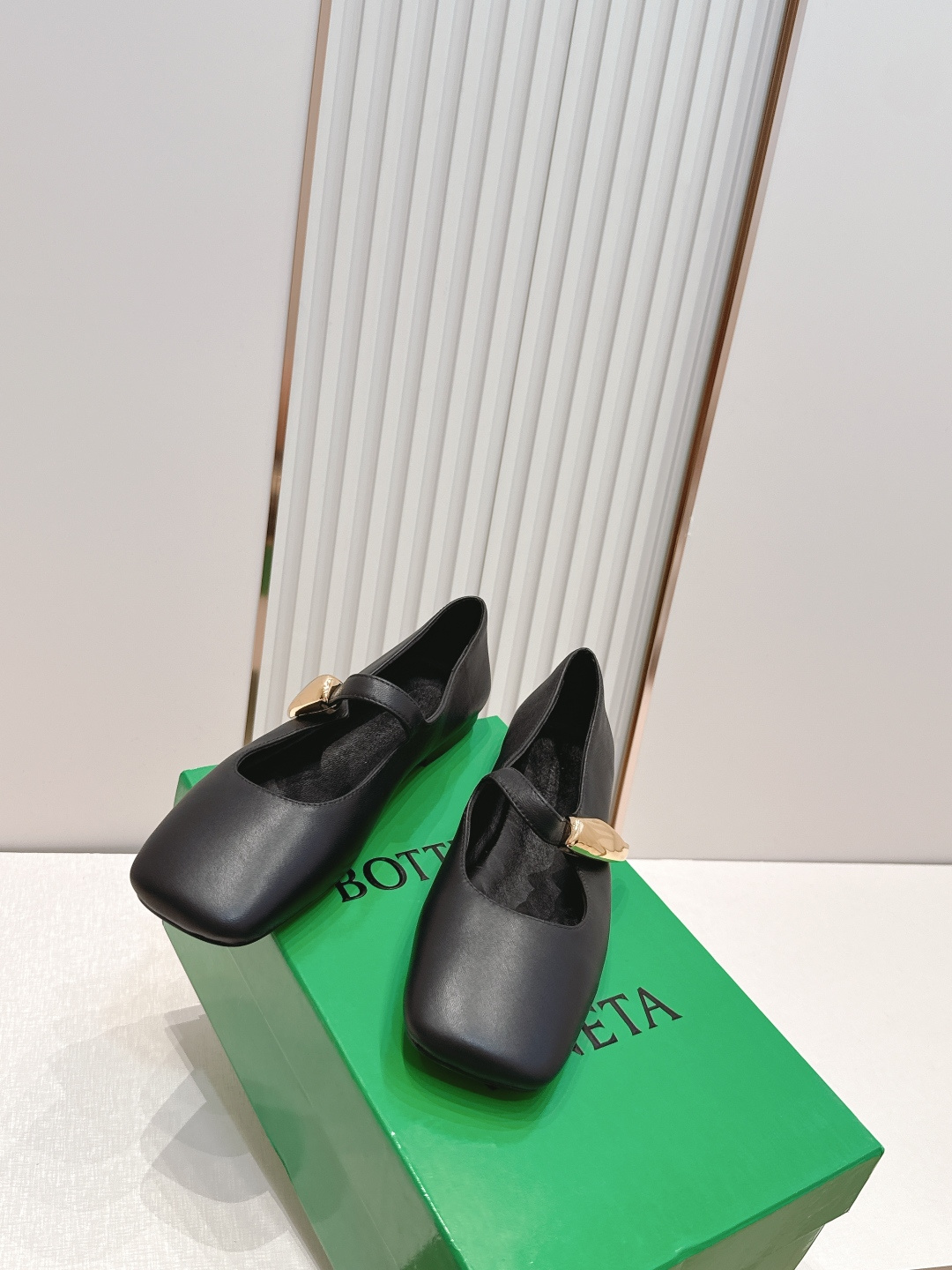 보테가 베네타(BOTTEGA VENETA) 샬롯 메리제인 플랫 발레 슈즈 신발