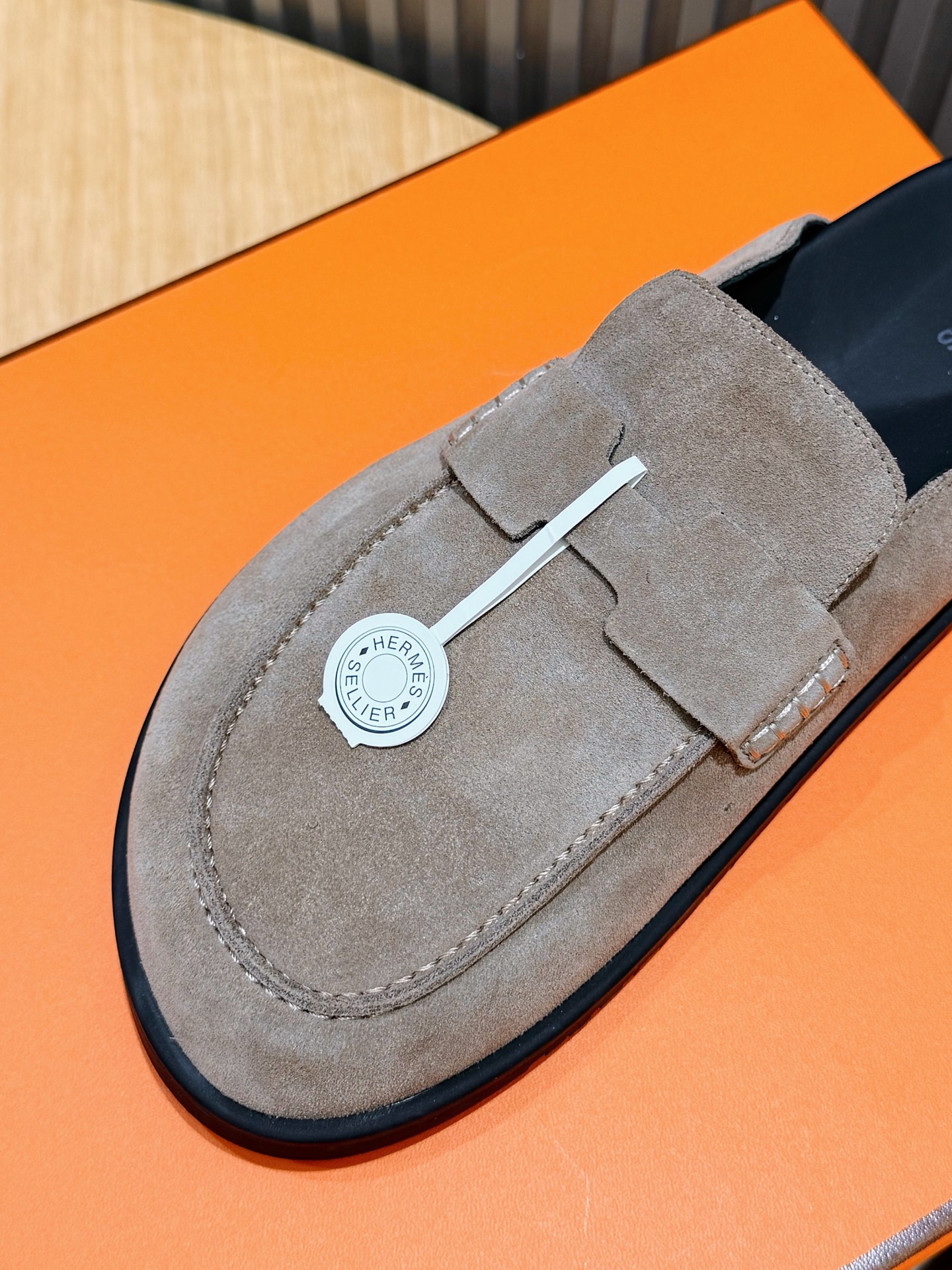 Hermes 에르메스 H 로고 스웨이드 뮬 슬리퍼 신발