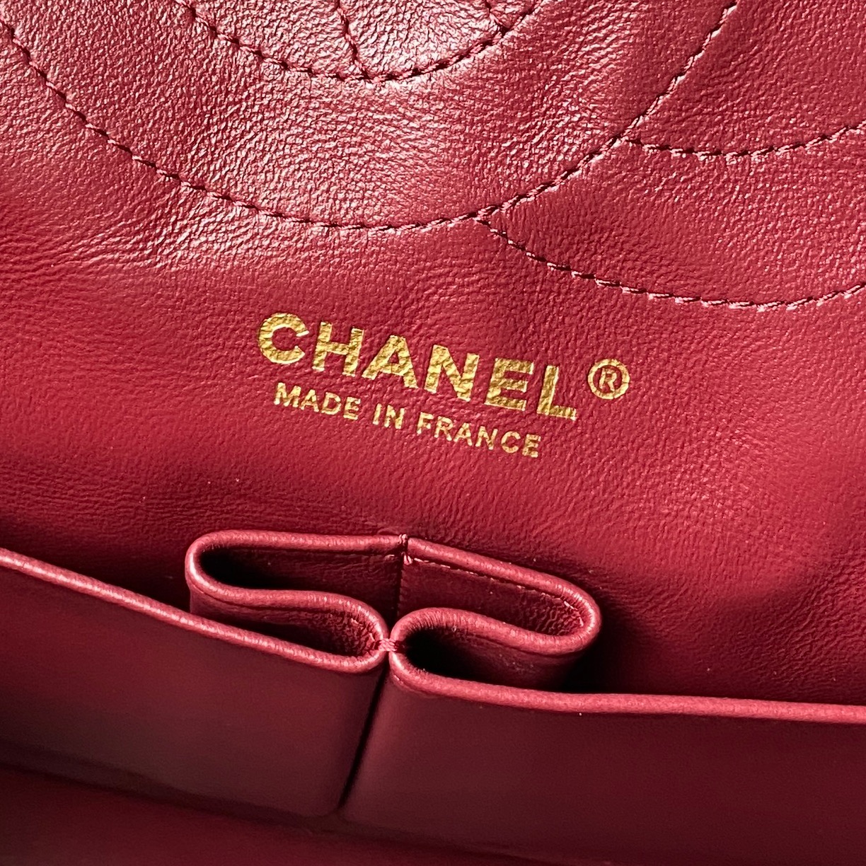 CHANEL A37587 샤넬 26S 크러쉬드 크링클드 카프스킨 클래식 2.55 백 (31cm) 가방