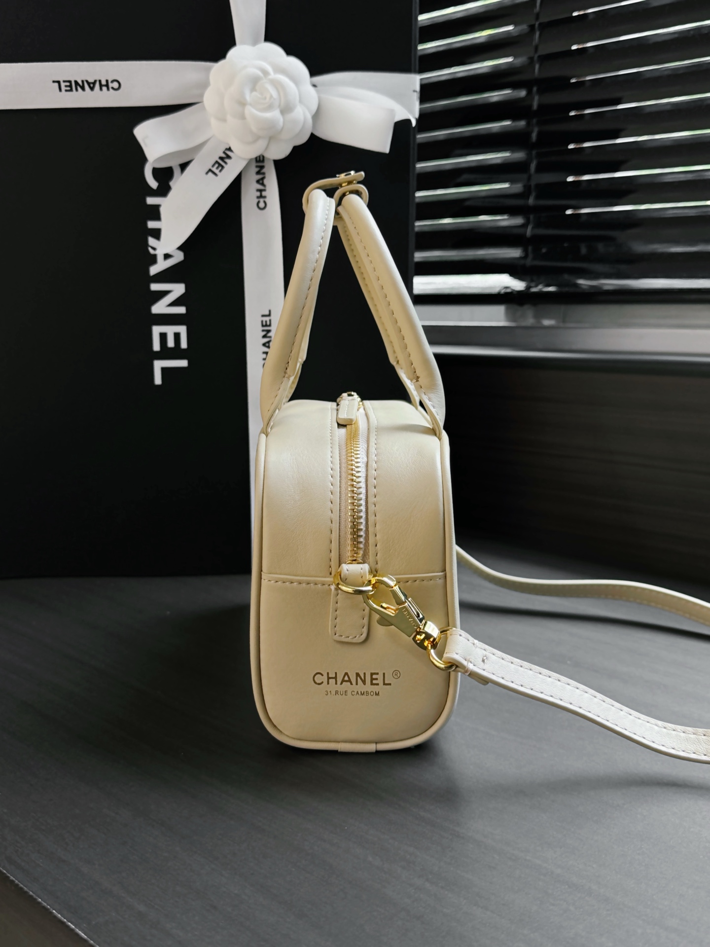 [Chanel] 샤넬 26B 볼링백 미니 가방 / AP5528