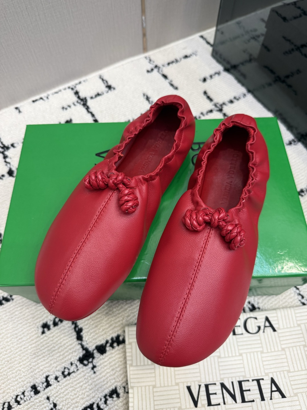 보테가 베네타(BOTTEGA VENETA) 인트레치아토 발레리나 플랫 신발