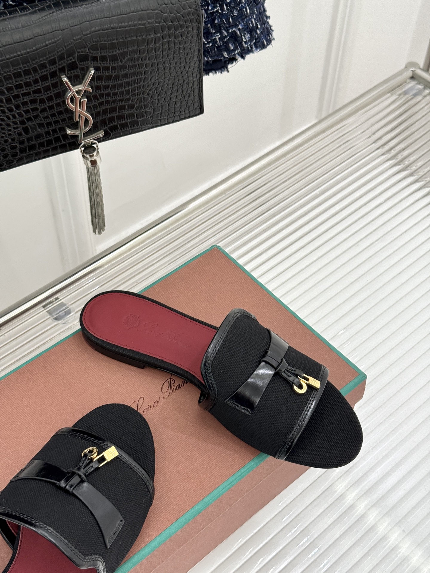 로로피아나(Loro Piana) 펜던트 뮬 샌들 신발