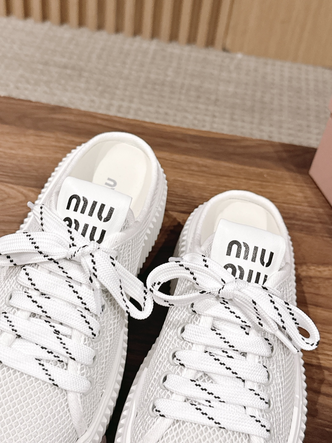 미우미우(MIU MIU) 플랫폼 레이스업 뮬 신발
