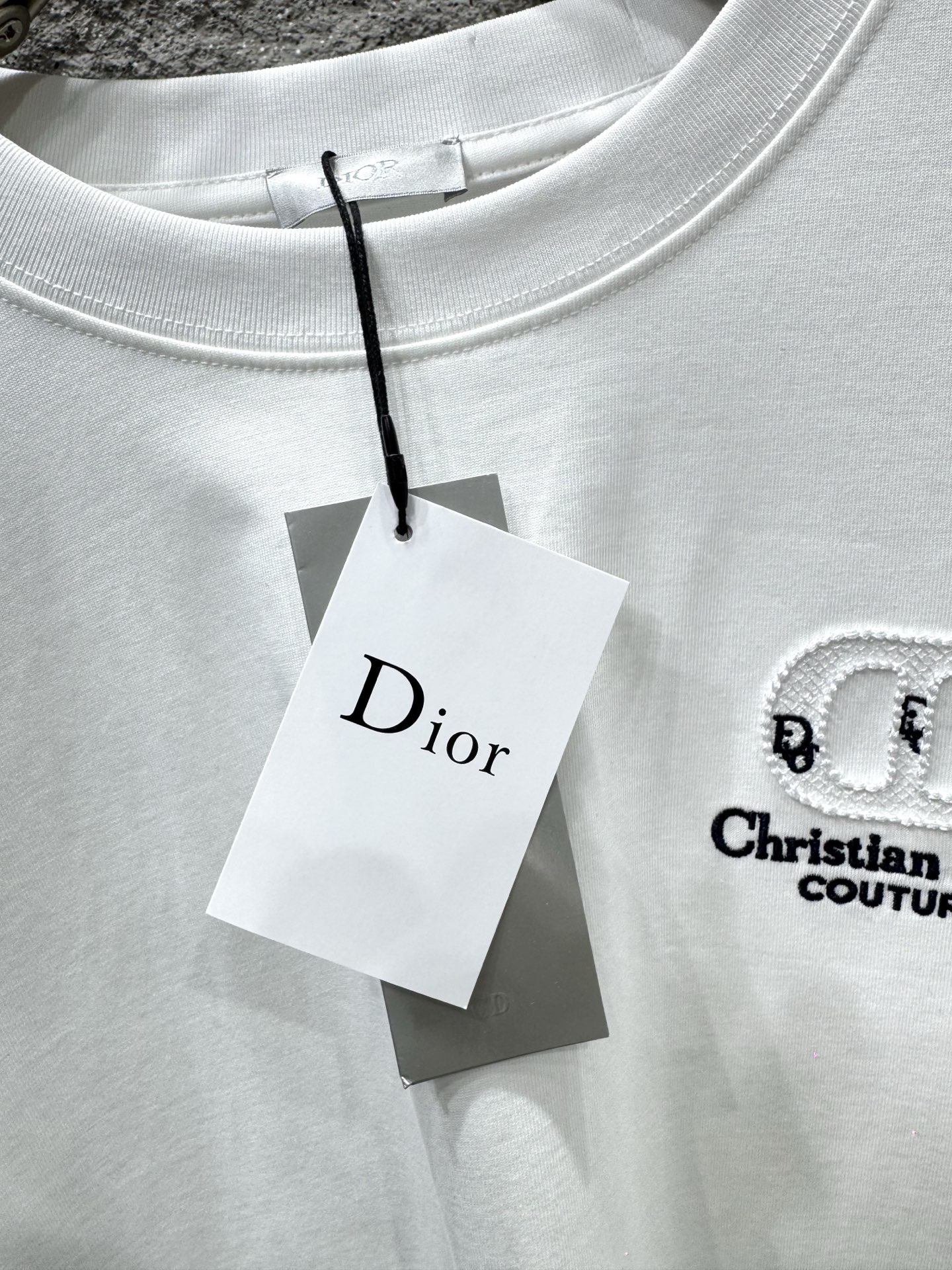디올(DIOR) CD 자수 반팔 티셔츠 상의 의류
