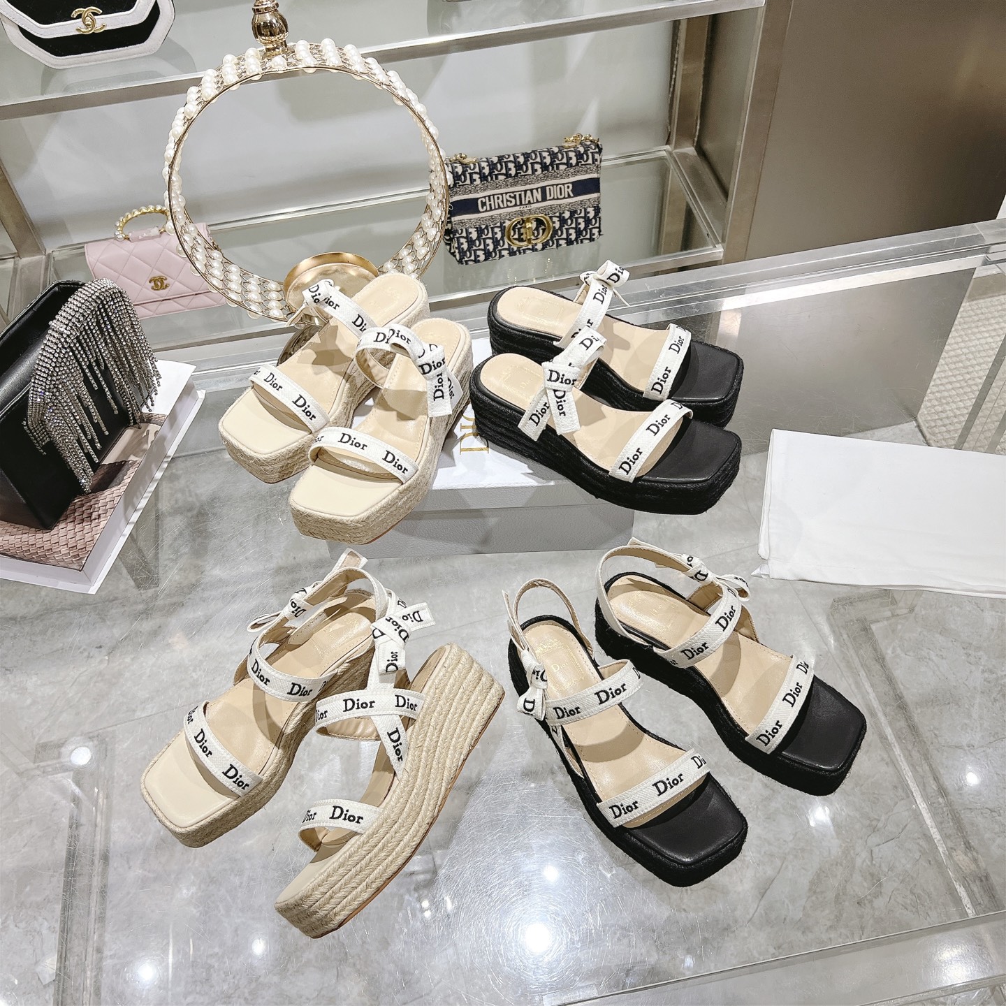 디올(DIOR) 로고 리본 더블 스트랩 플랫폼 샌들 신발