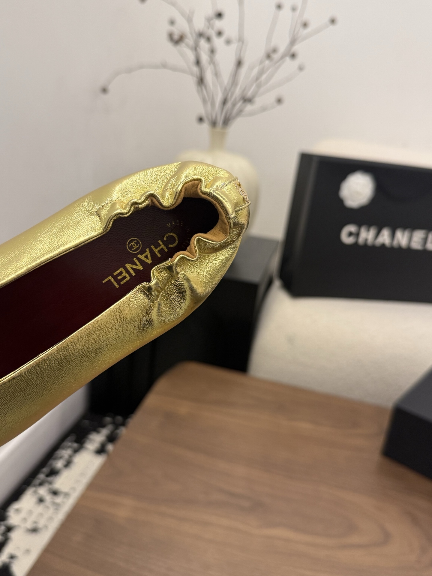 샤넬(CHANEL) 주름 디테일 스틸레토 펌프스 신발