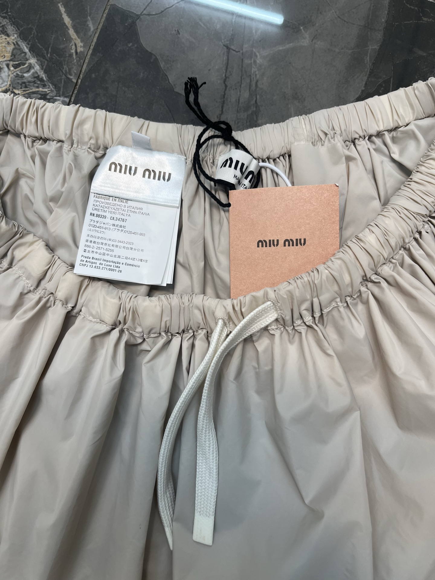 미우미우(MIU MIU) 벌룬 나일론 미니 스커트 하의 의류