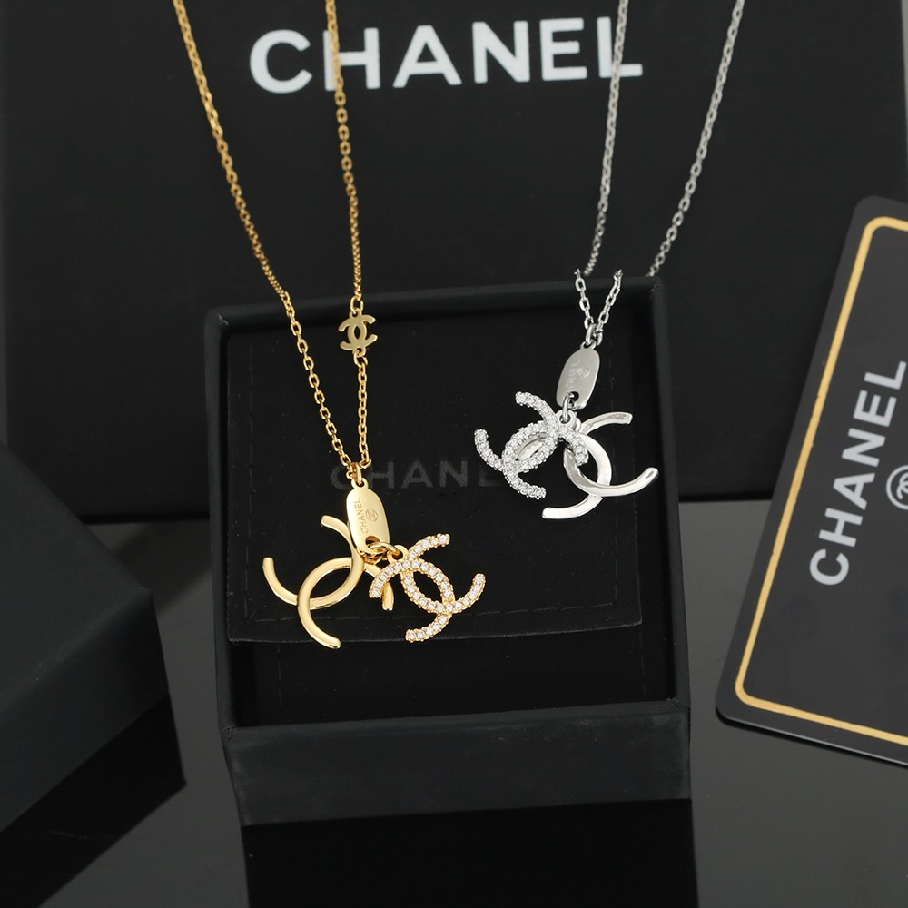 샤넬(CHANEL) 로고 펜던트 목걸이 악세사리