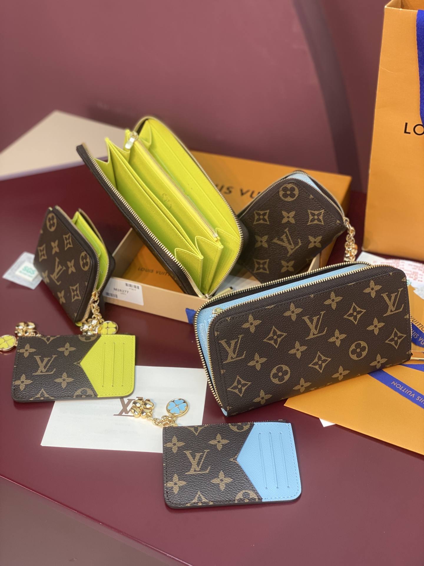 [Louis Vuitton] LV 루이비통 모노그램 Zippy 지피 월릿 (레몬 옐로우) 장지갑