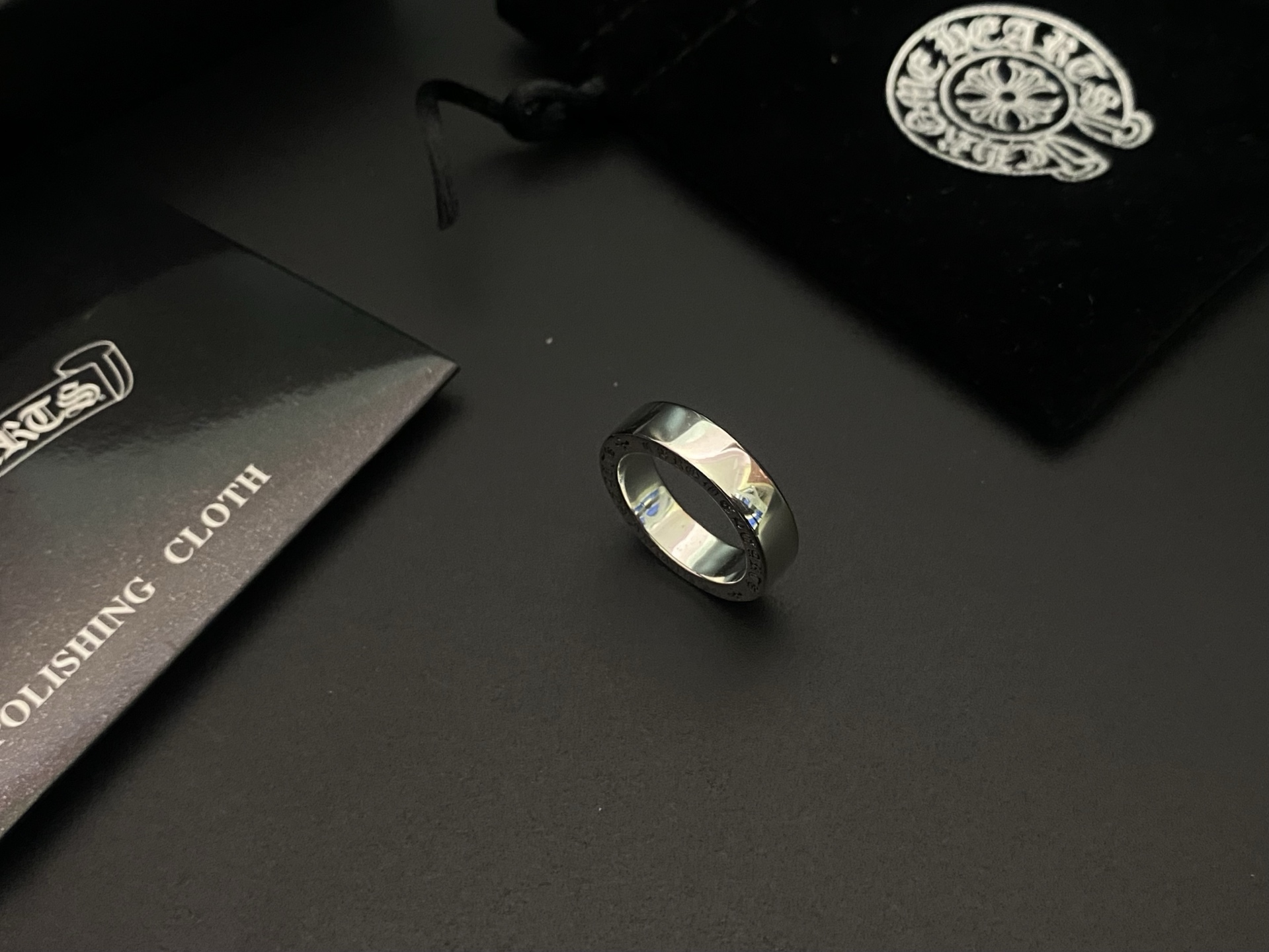 크롬하츠(CHROME HEARTS) 고딕 로고 실버 반지 악세사리