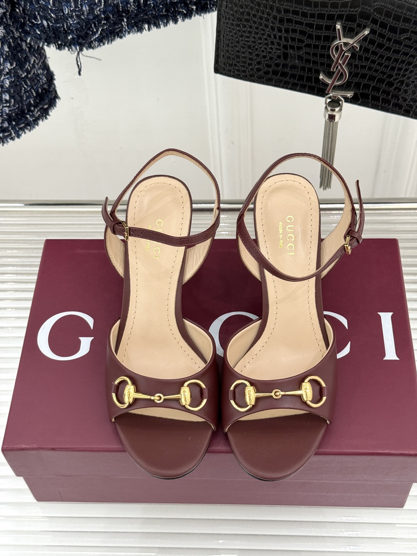 구찌(GUCCI) 홀스빗 GG 피프토 힐 샌들 신발