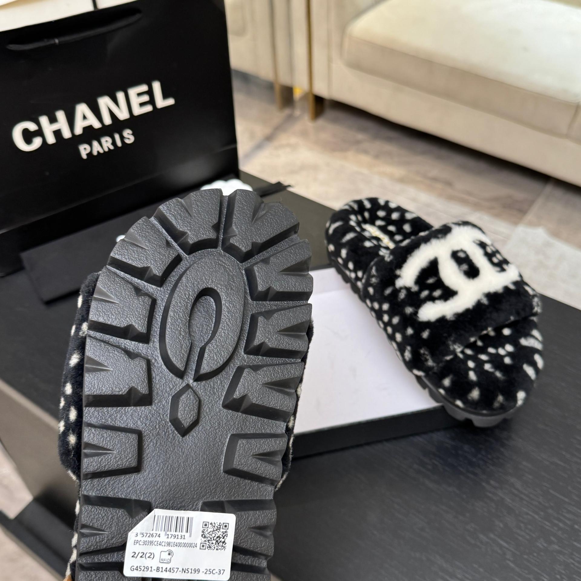 샤넬(CHANEL) 시어링 퍼 슬리퍼 신발
