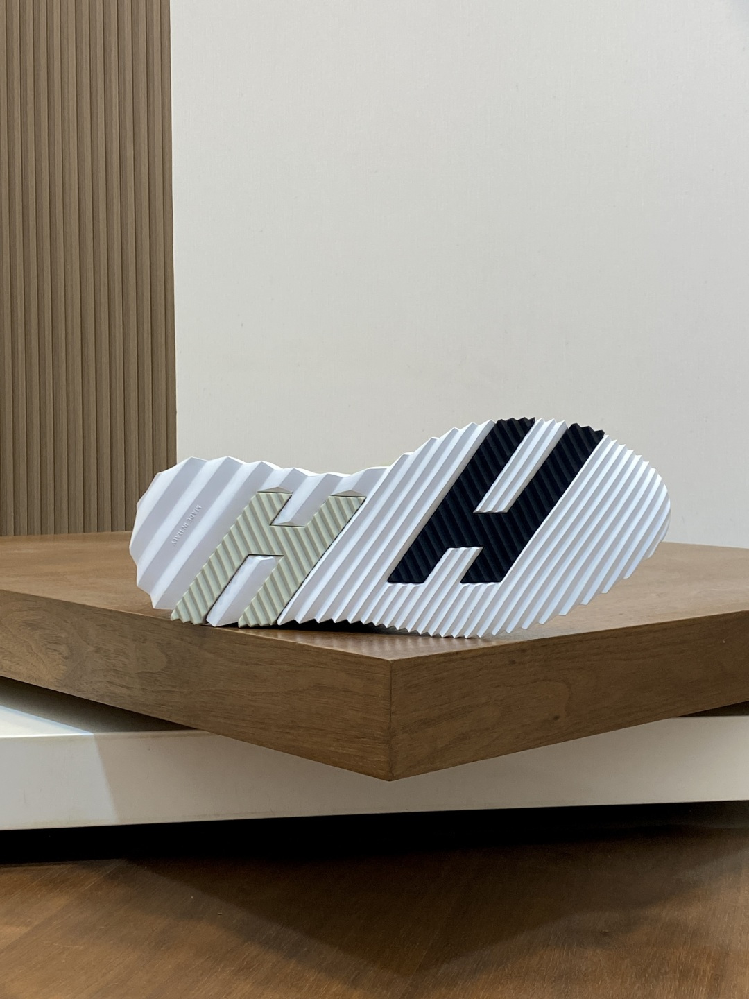 [Hermes] 에르메스 바운싱(Bouncing) 프리미엄 카프스킨 & 고트스킨 스니커즈 신발