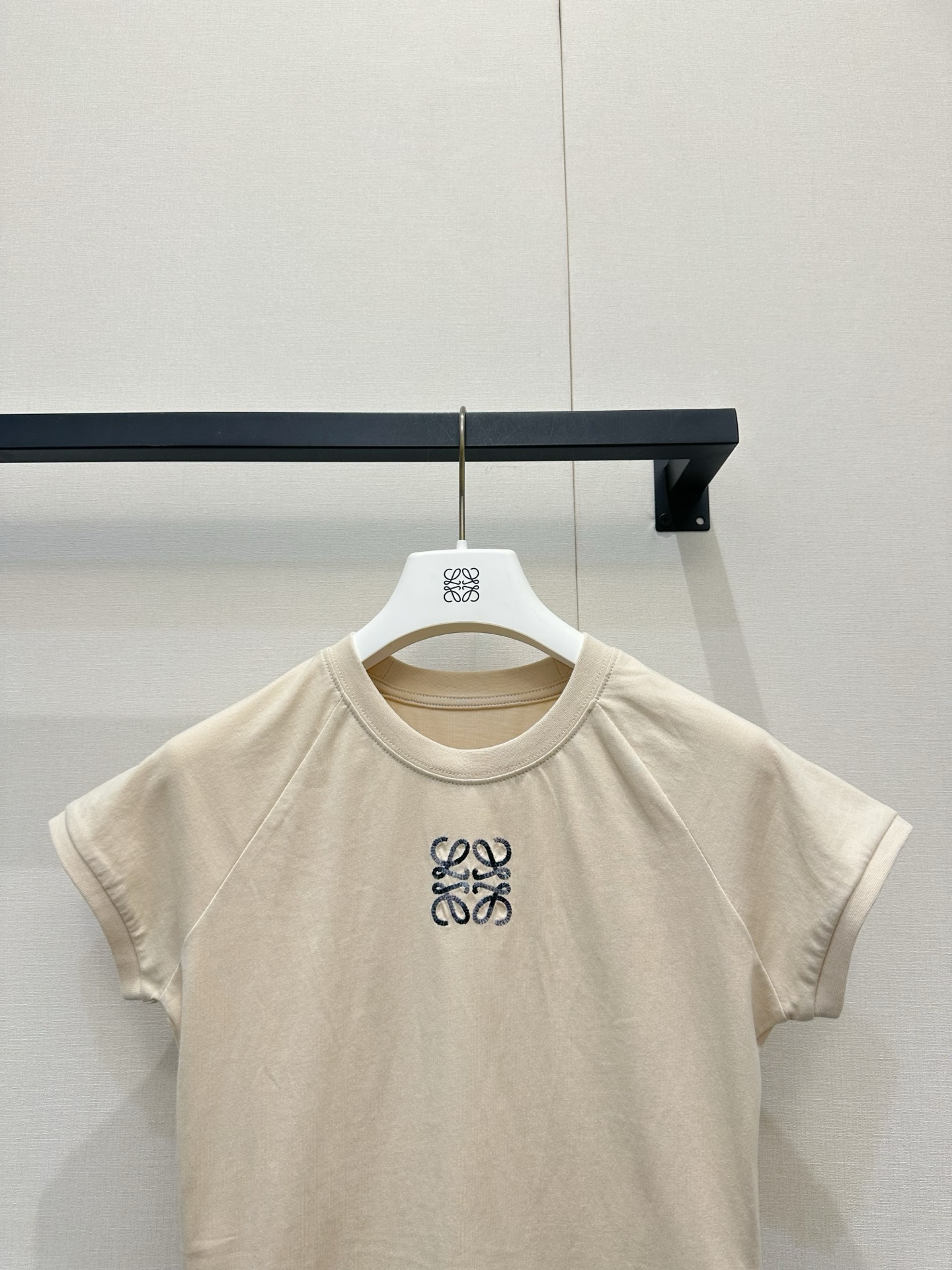 로에베(LOEWE) 자수 로고 반팔 티셔츠 상의 의류