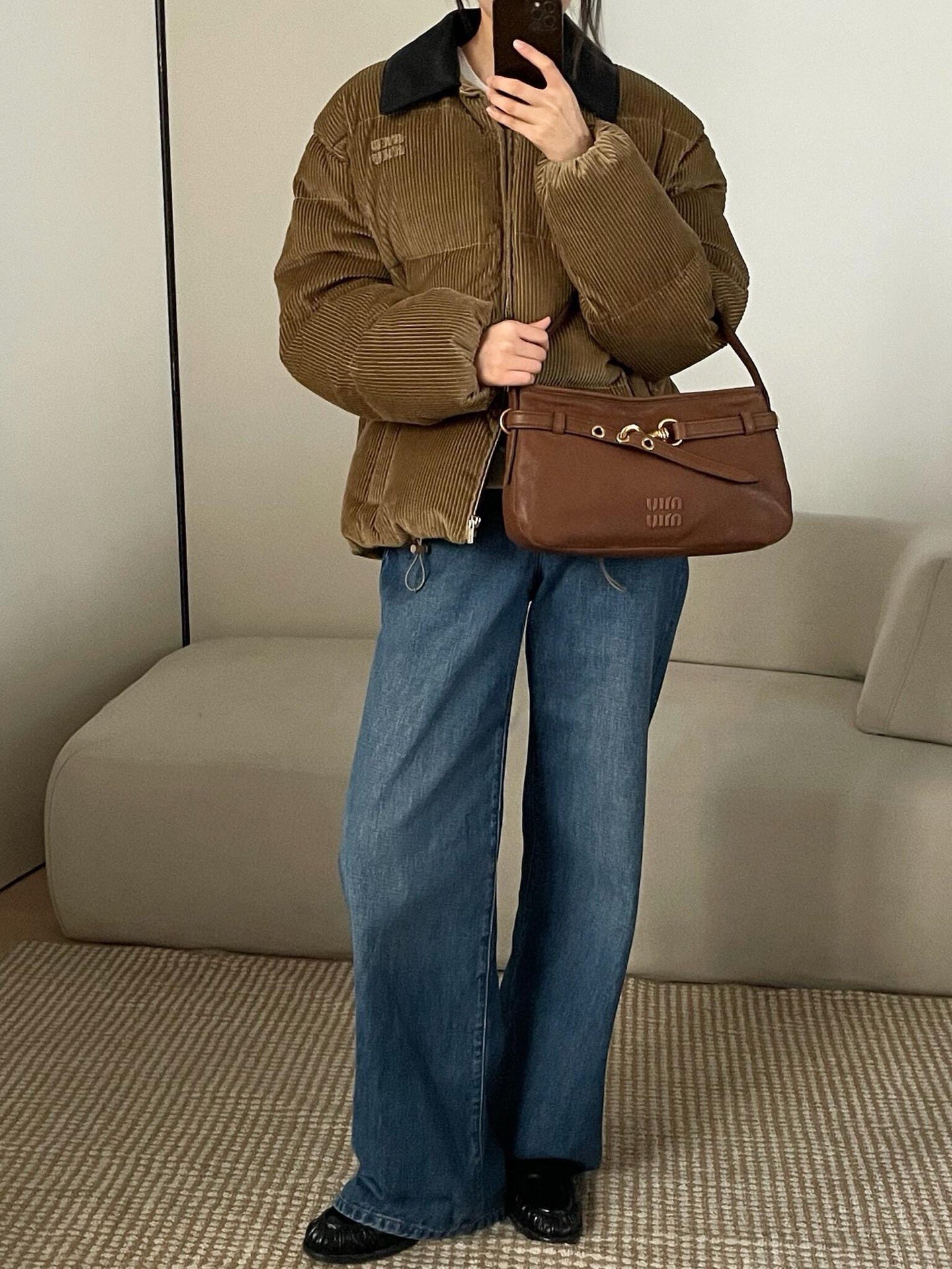 미우미우(MIU MIU) 코듀로이 레더 칼라 다운 패딩 재킷 상의 의류